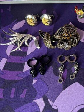 mixed jewlery lot - vintage and modern